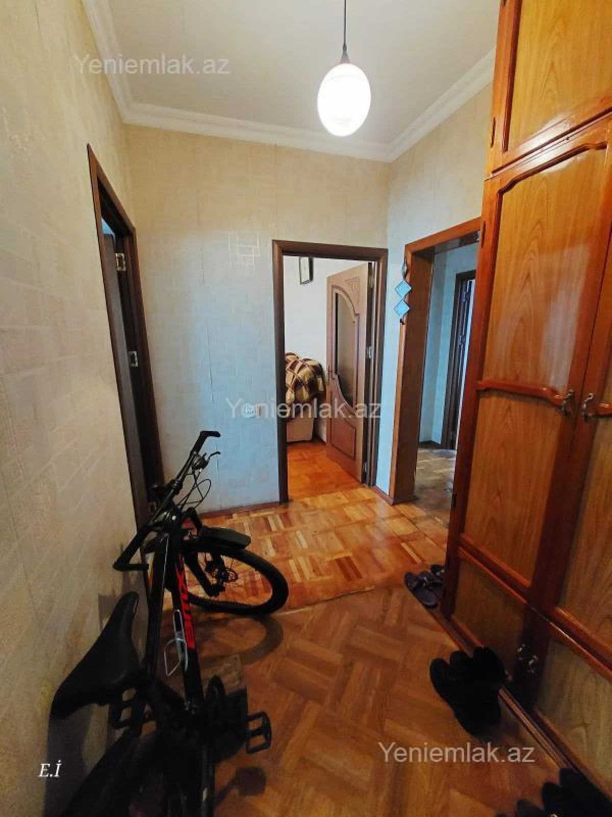Satılır 3 otaqlı köhnə tikili 70 m²