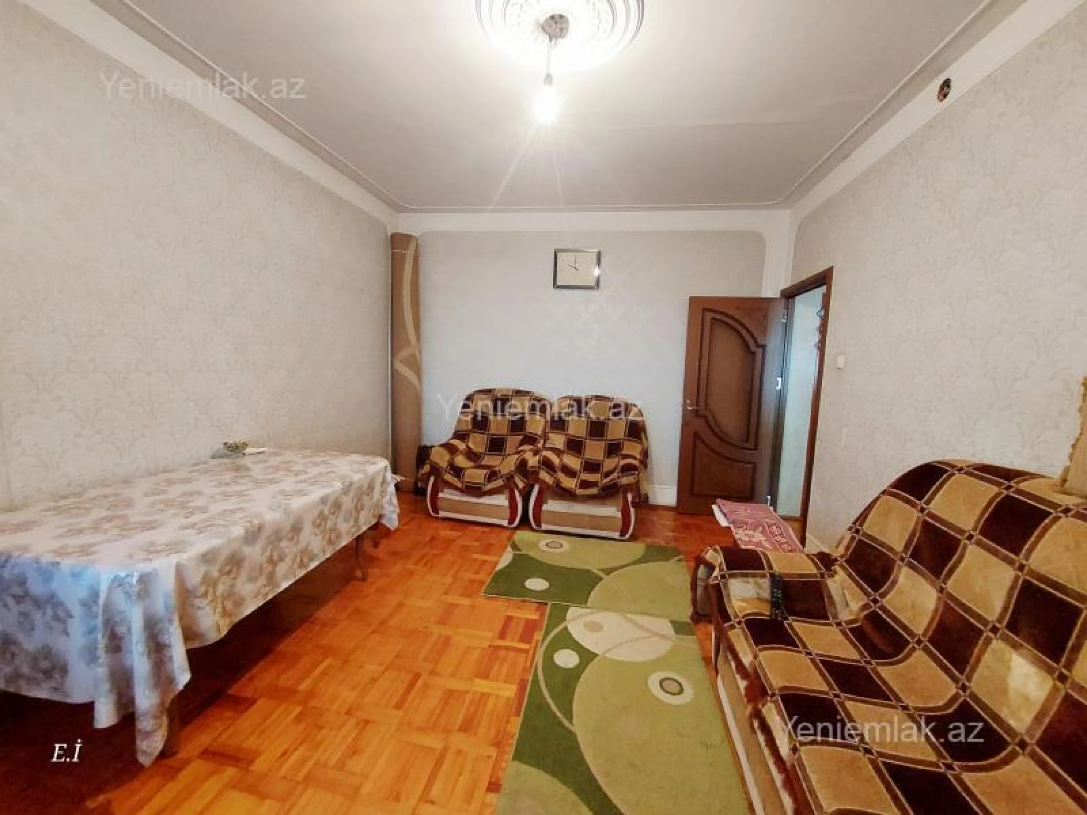 Satılır 3 otaqlı köhnə tikili 70 m²