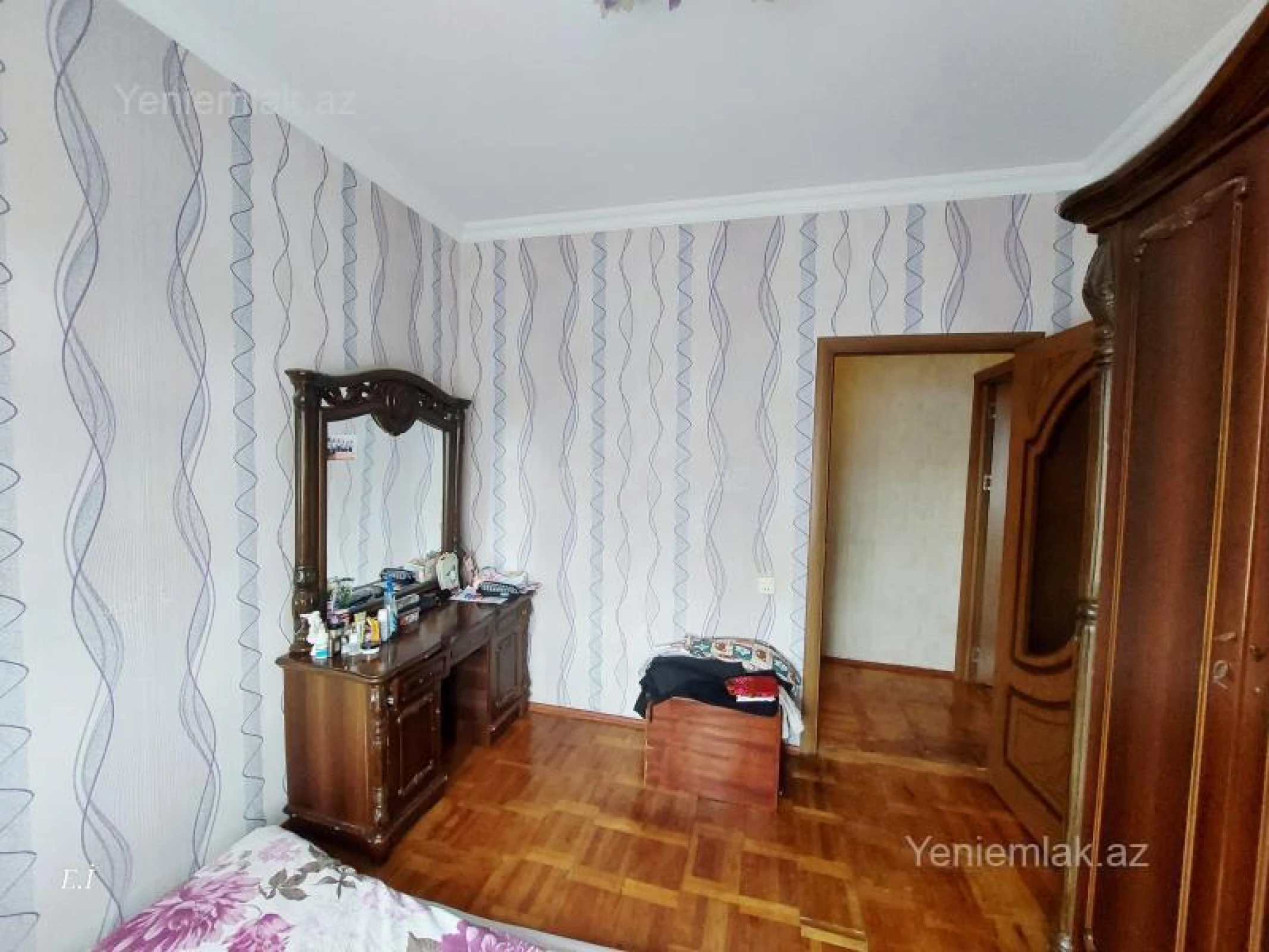 Satılır 3 otaqlı köhnə tikili 70 m²