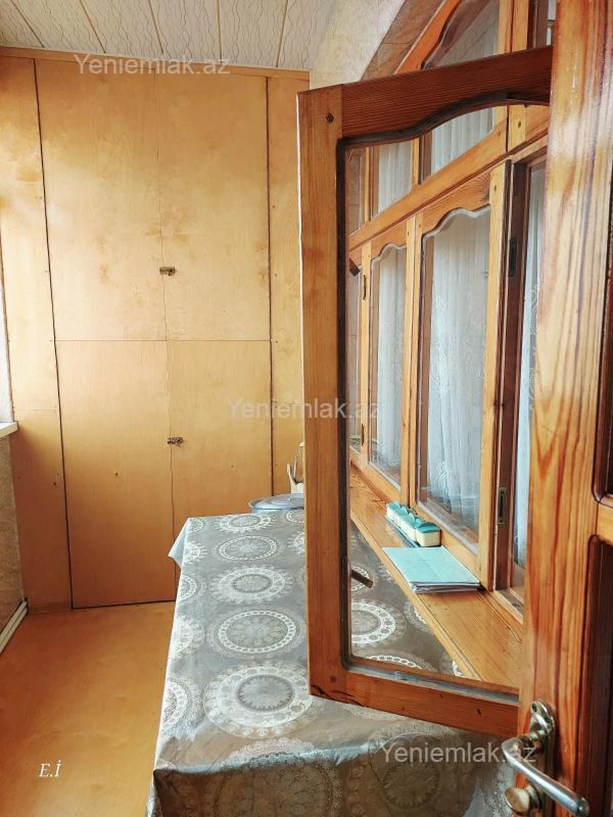 Satılır 3 otaqlı köhnə tikili 70 m²