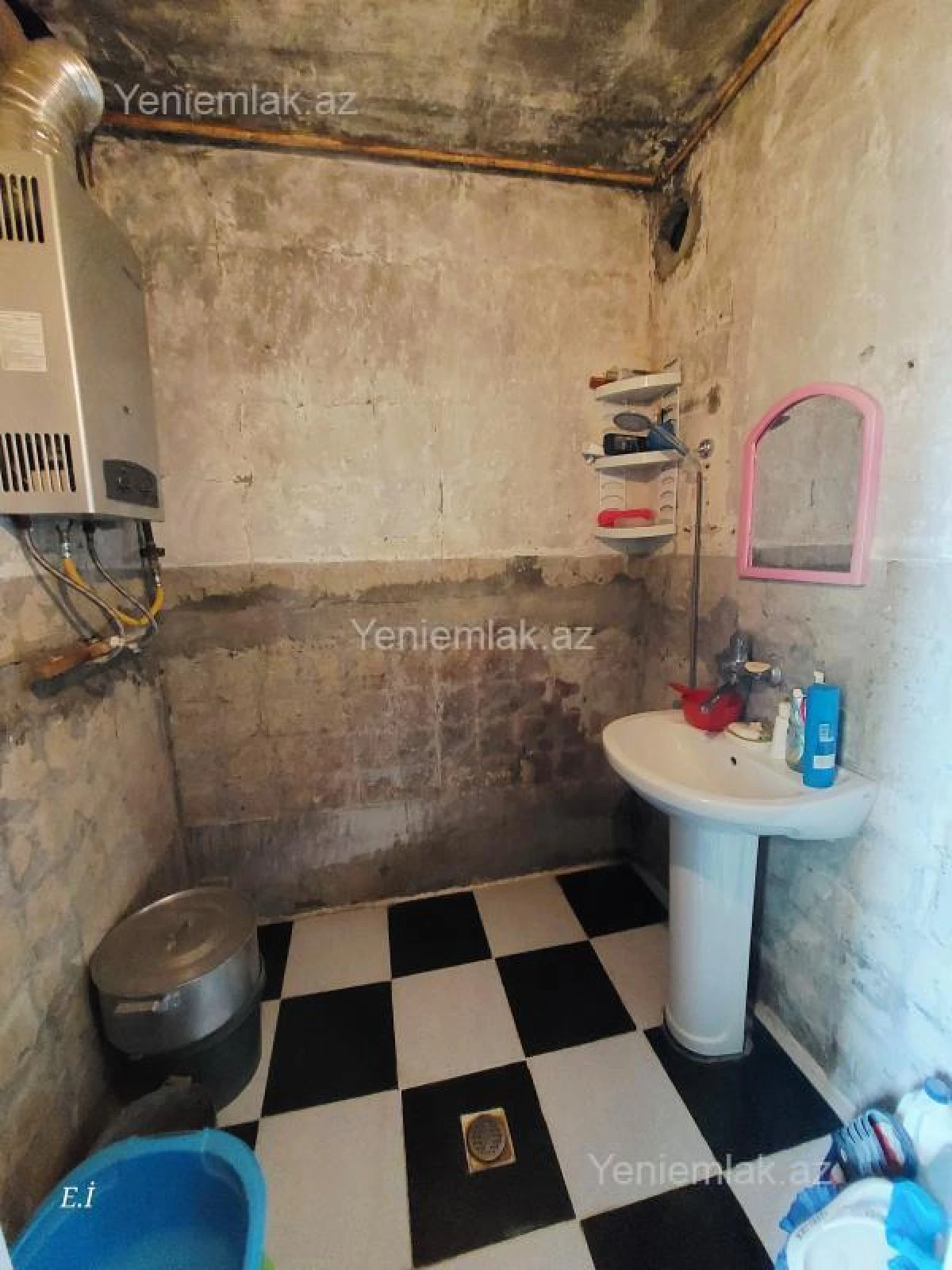 Satılır 3 otaqlı köhnə tikili 70 m²