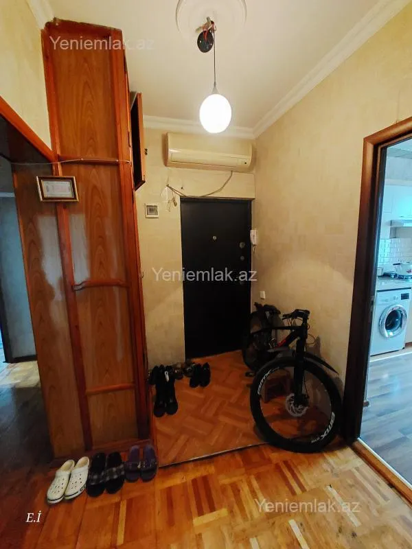 Satılır 3 otaqlı köhnə tikili 70 m²