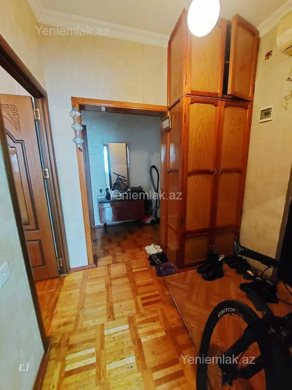 Satılır 3 otaqlı köhnə tikili 70 m²