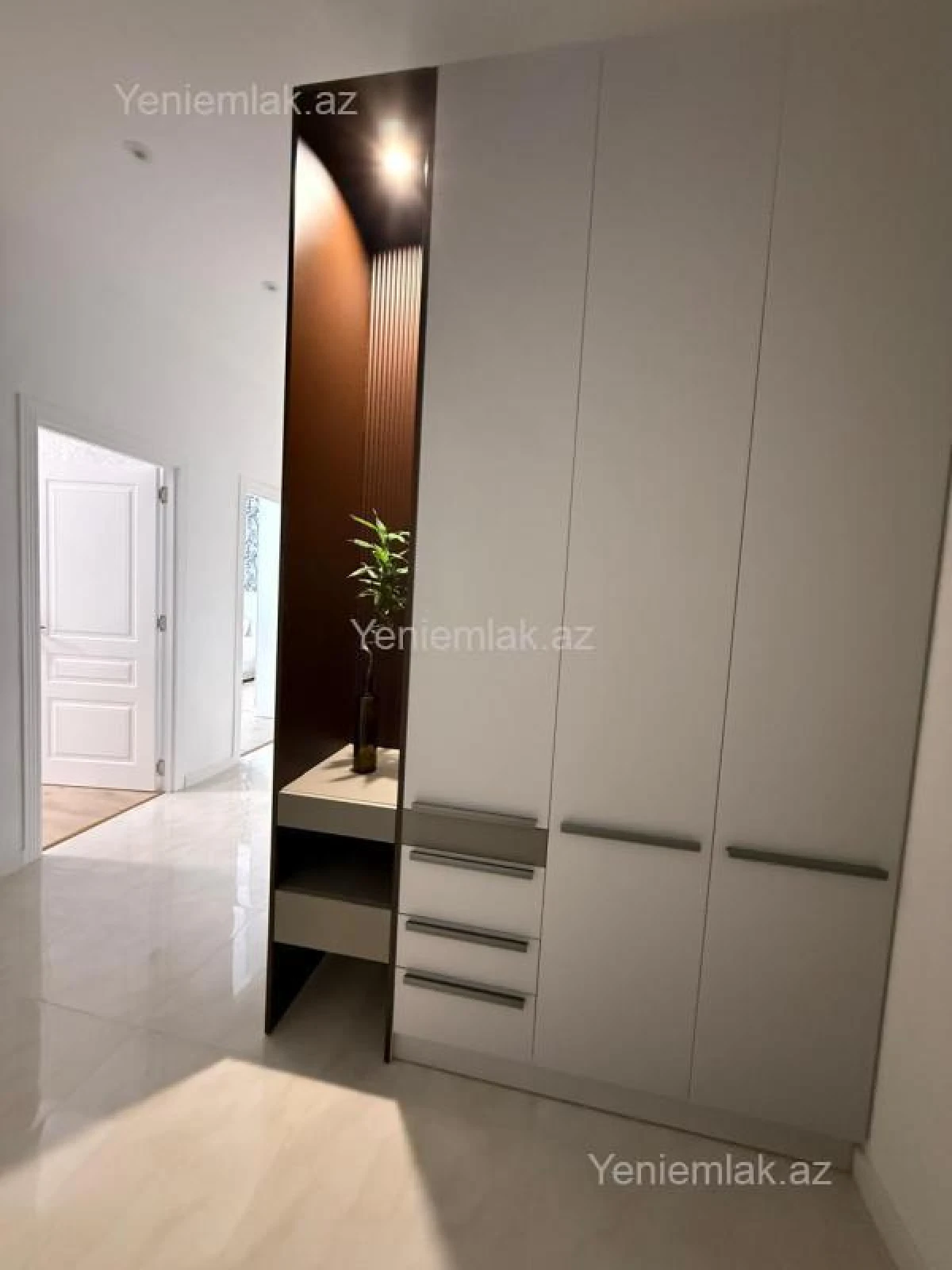 Satılır 2 otaqlı yeni tikili 76 m²
