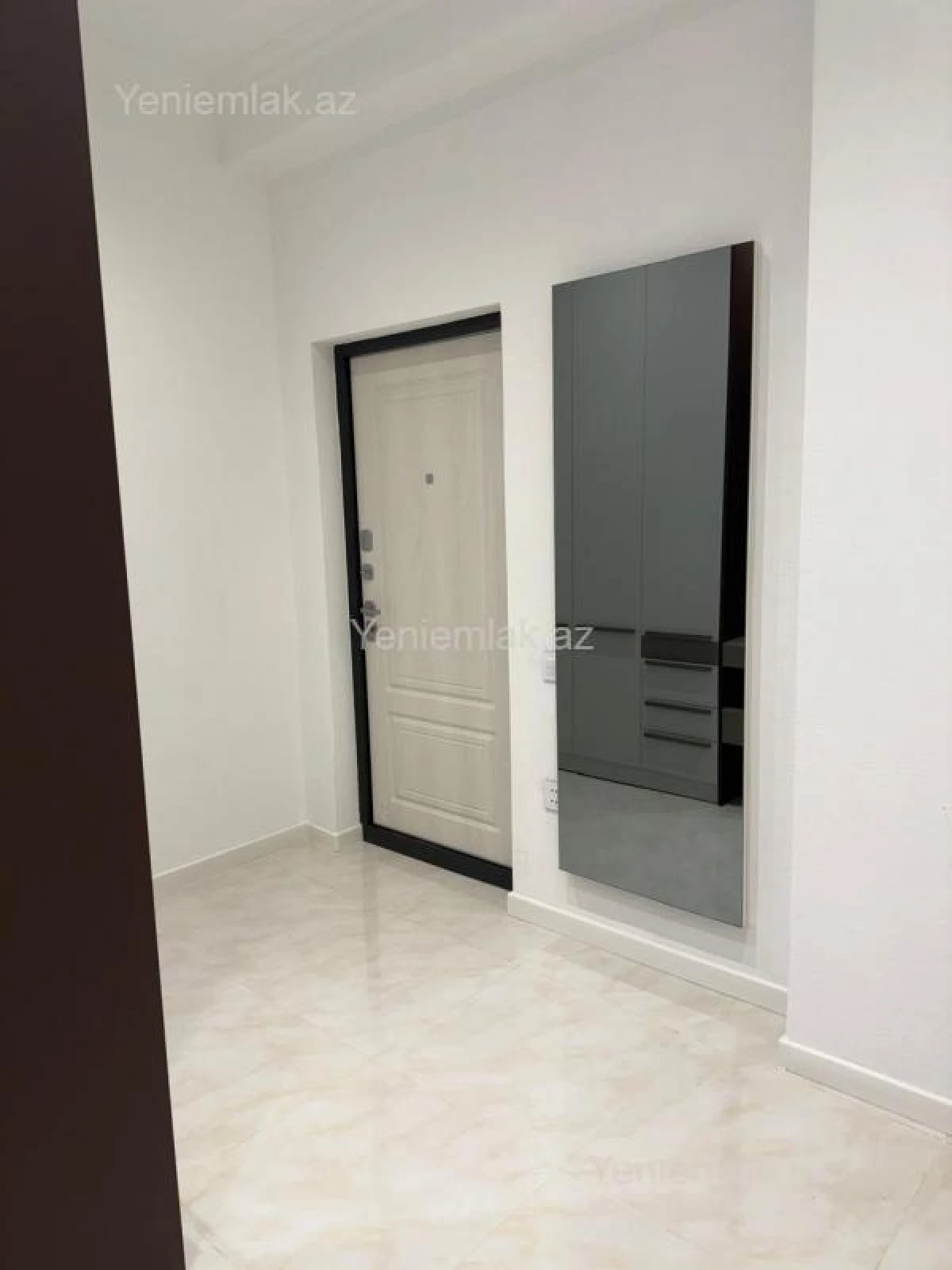 Satılır 2 otaqlı yeni tikili 76 m²