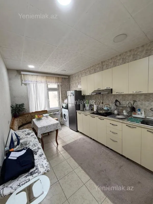 Satılır 2 otaqlı köhnə tikili 60 m²