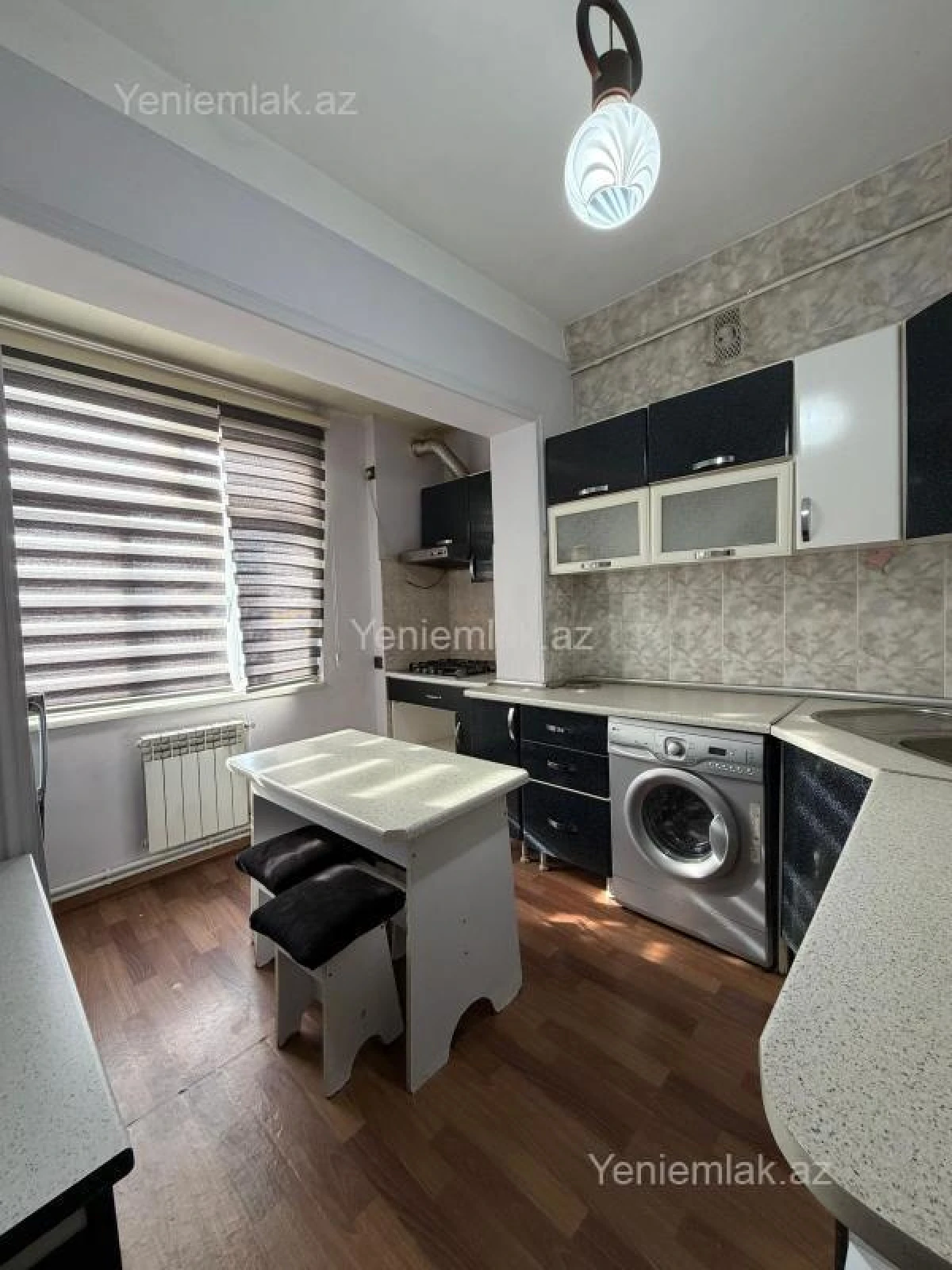 Satılır 4 otaqlı köhnə tikili 105 m²
