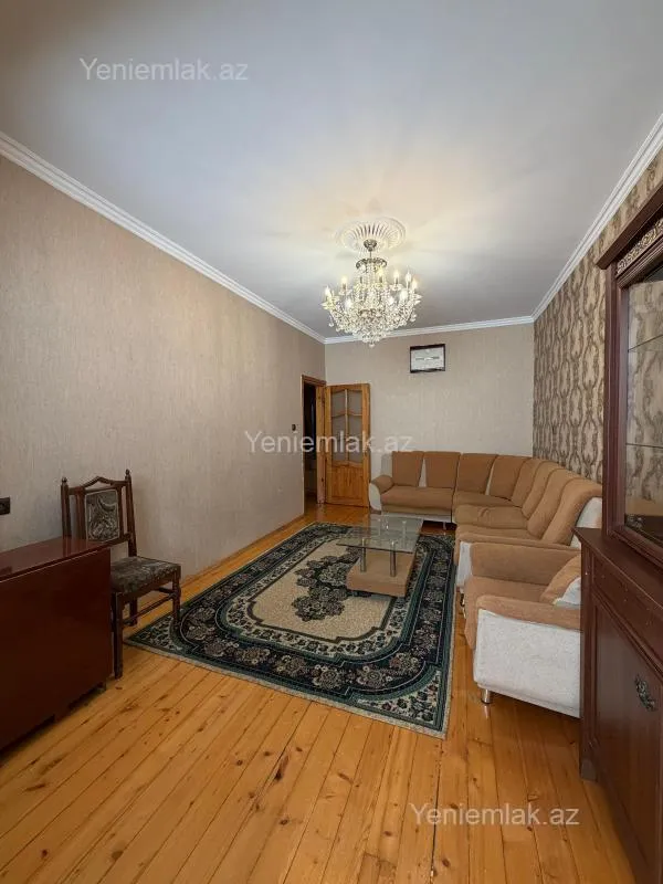 Satılır 4 otaqlı köhnə tikili 105 m²