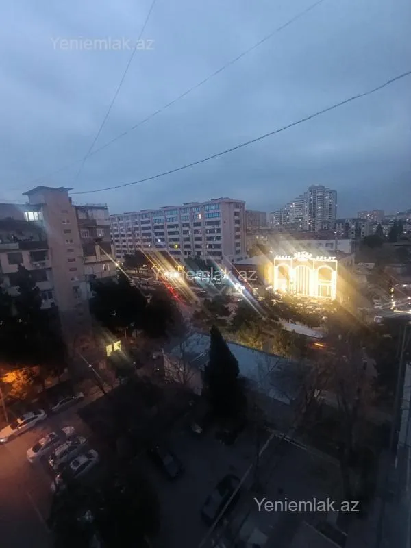 Satılır 4 otaqlı köhnə tikili 105 m²