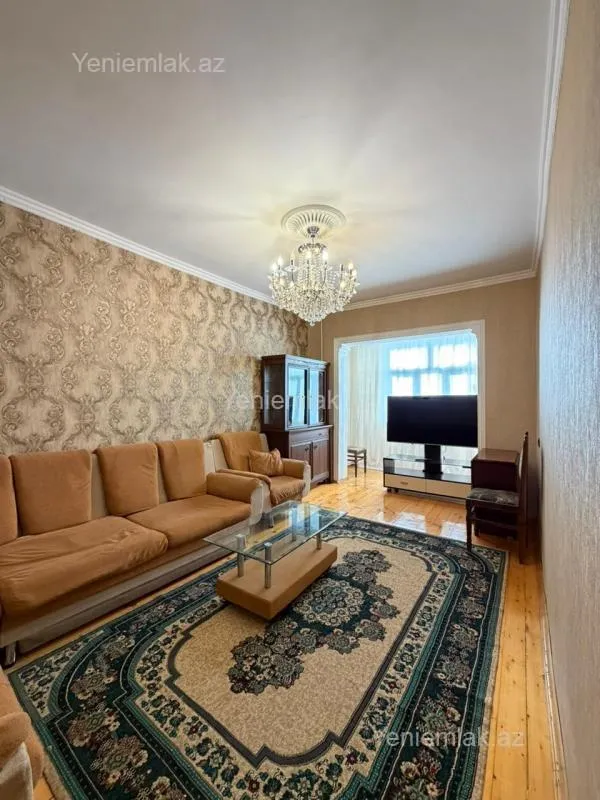 Satılır 4 otaqlı köhnə tikili 105 m²