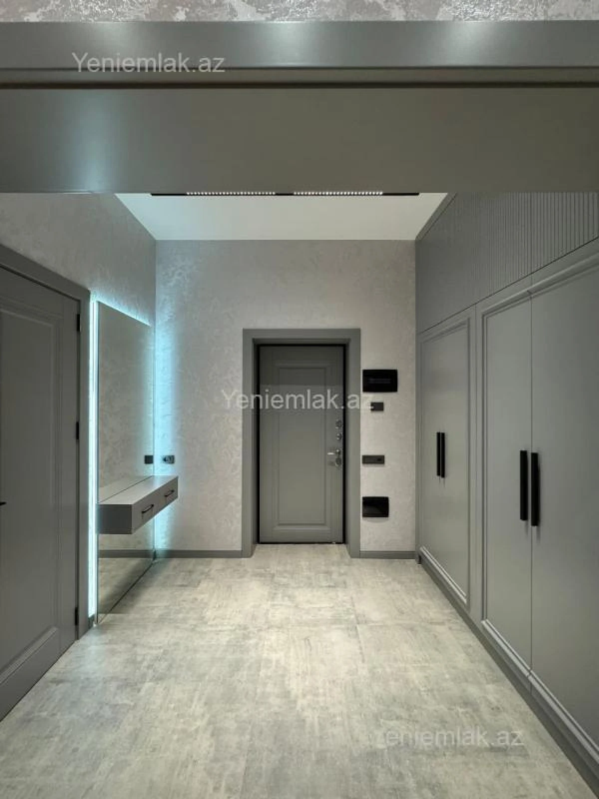 Satılır 2 otaqlı köhnə tikili 68 m²