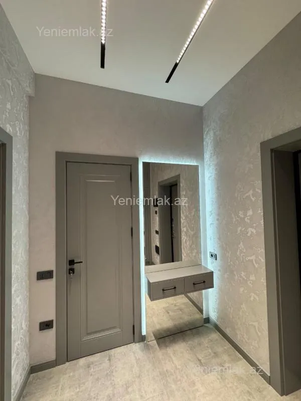 Satılır 2 otaqlı köhnə tikili 68 m²