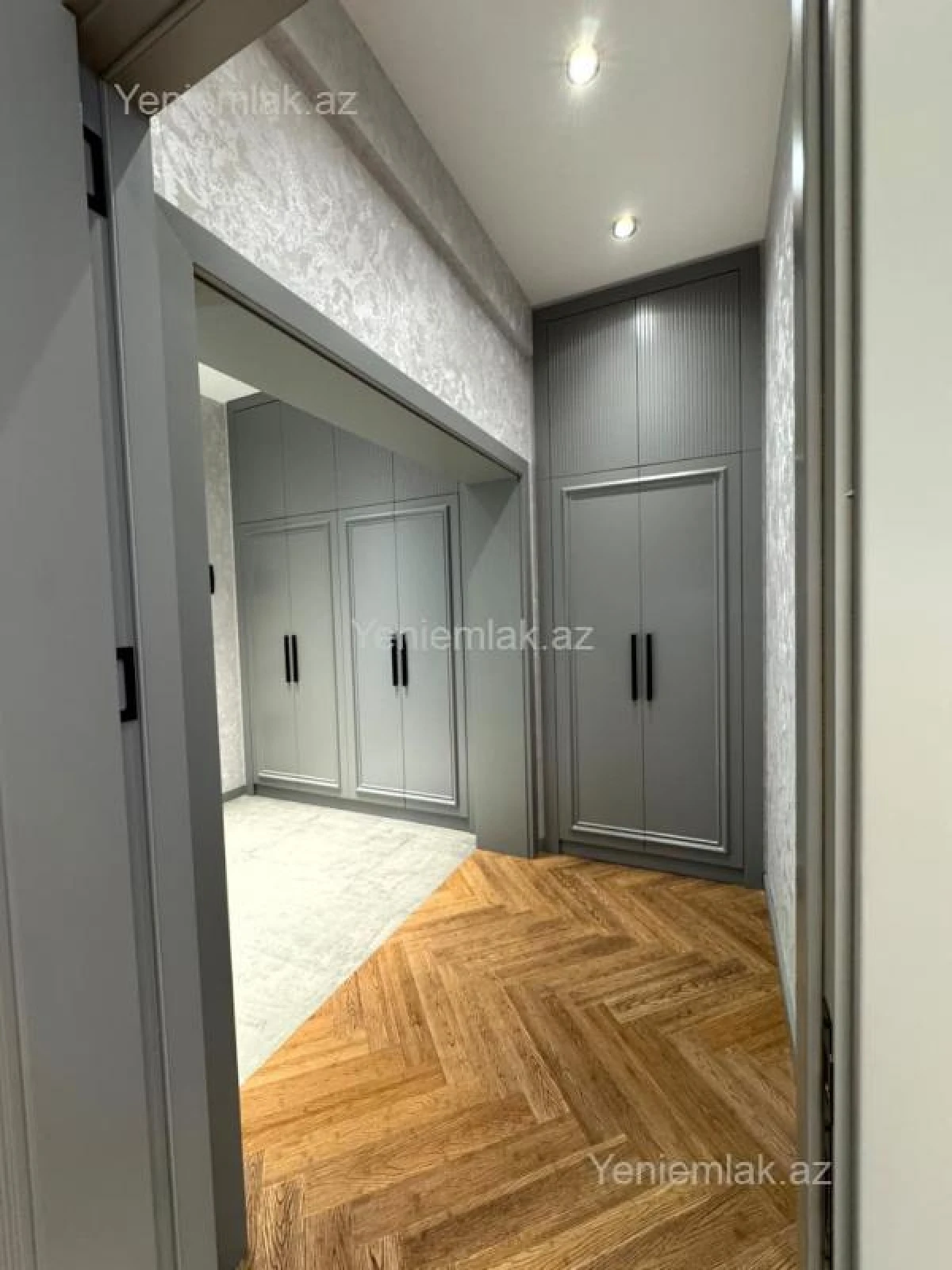 Satılır 2 otaqlı köhnə tikili 68 m²