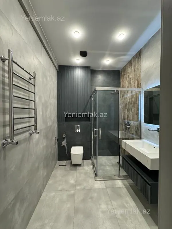 Satılır 2 otaqlı köhnə tikili 68 m²