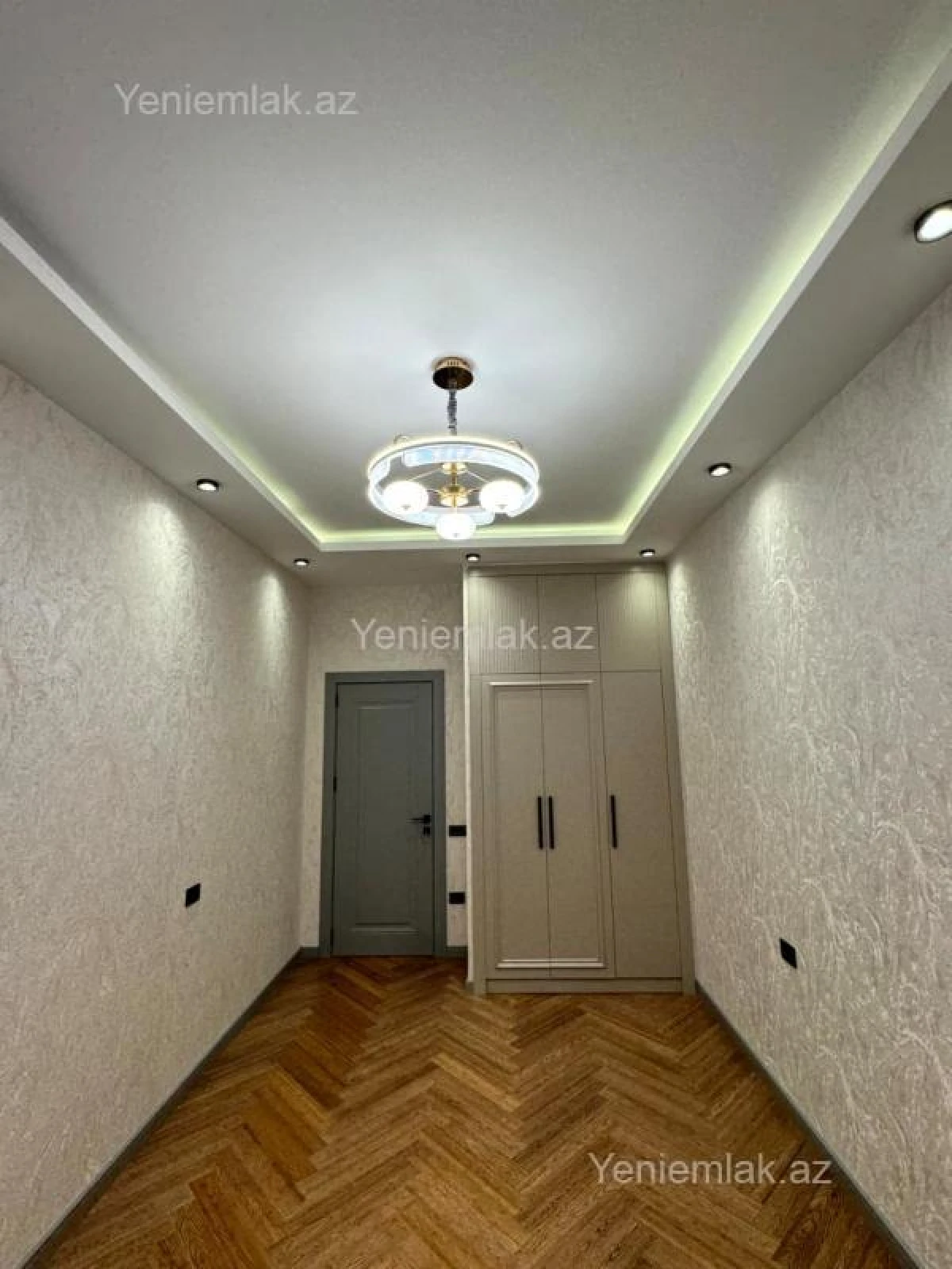 Satılır 2 otaqlı köhnə tikili 68 m²