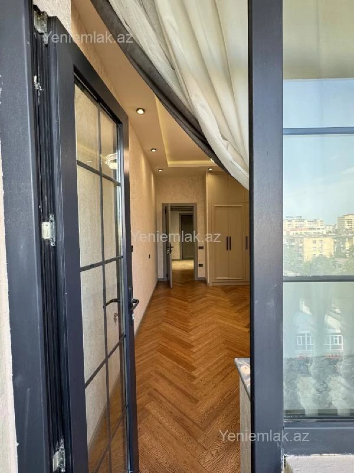 Satılır 2 otaqlı köhnə tikili 68 m²