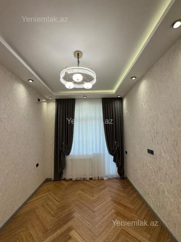 Satılır 2 otaqlı köhnə tikili 68 m²