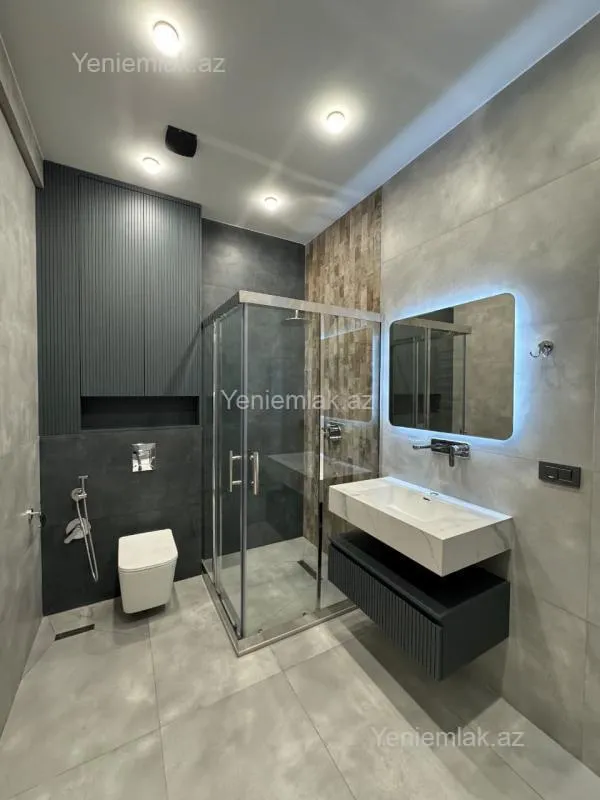 Satılır 2 otaqlı köhnə tikili 68 m²