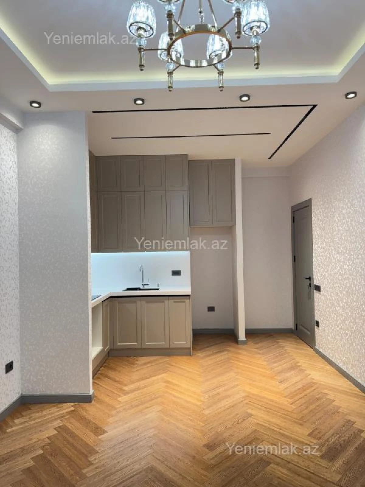 Satılır 2 otaqlı köhnə tikili 68 m²