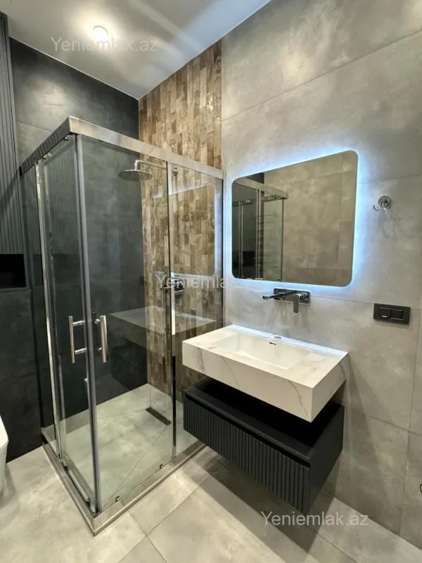 Satılır 2 otaqlı köhnə tikili 68 m²