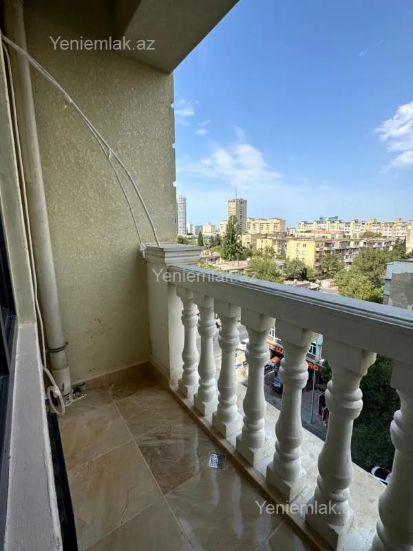 Satılır 2 otaqlı köhnə tikili 68 m²