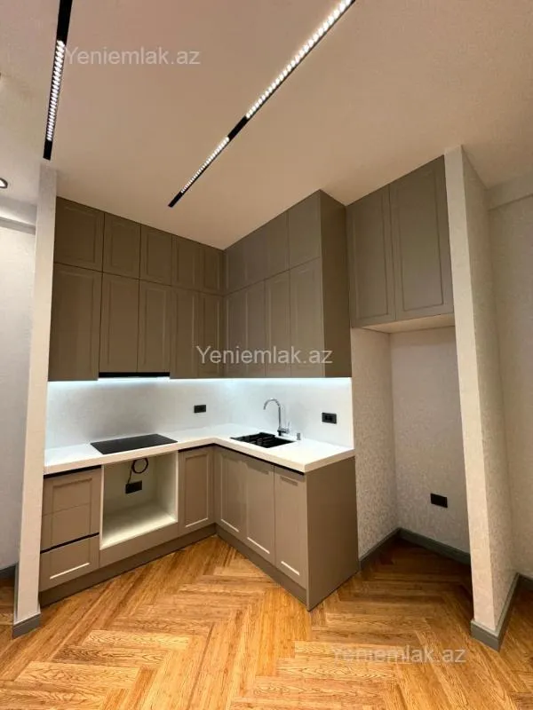 Satılır 2 otaqlı köhnə tikili 68 m²