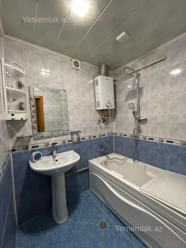 Satılır 4 otaqlı köhnə tikili 100 m²