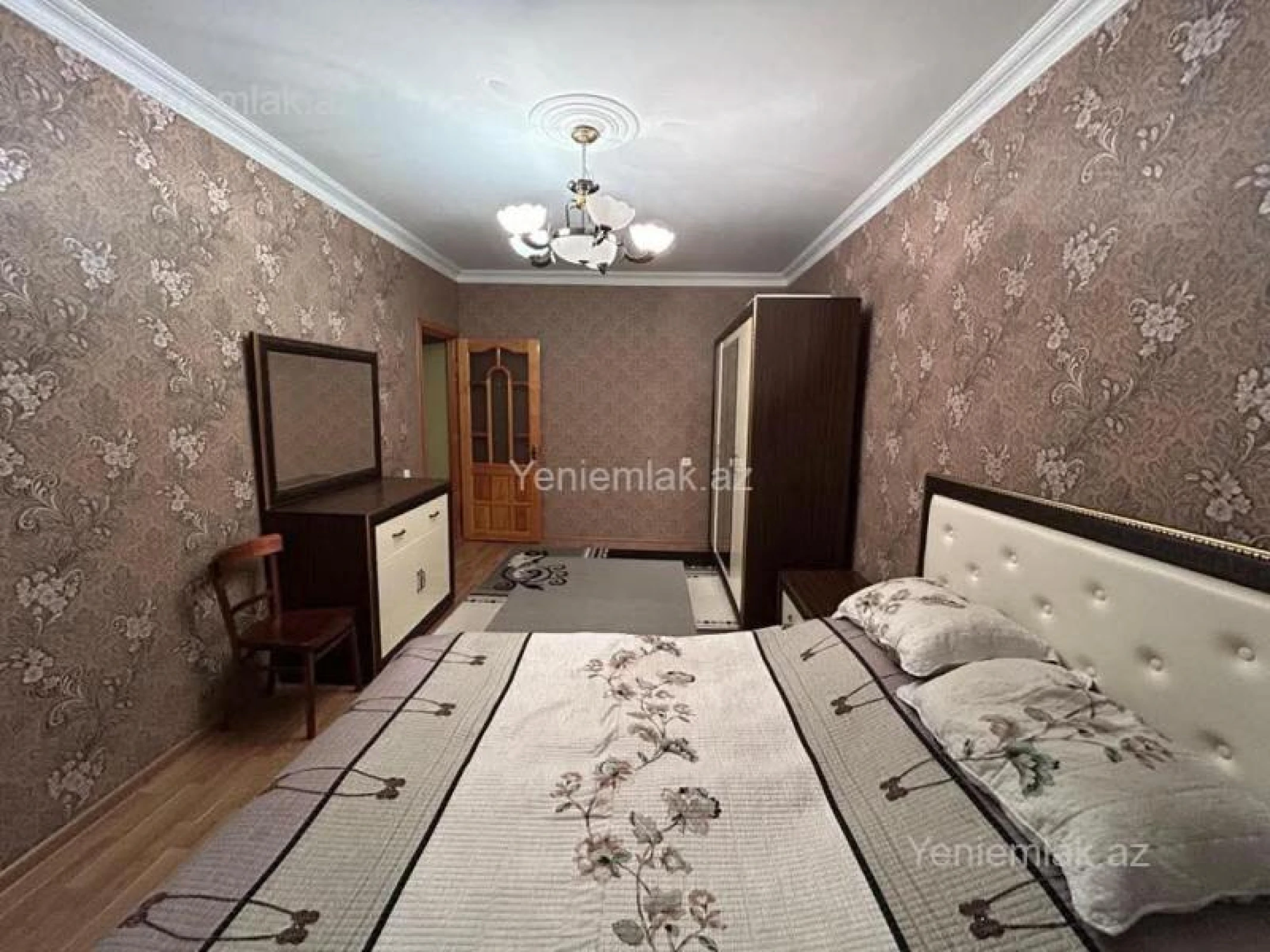 Satılır 4 otaqlı köhnə tikili 100 m²