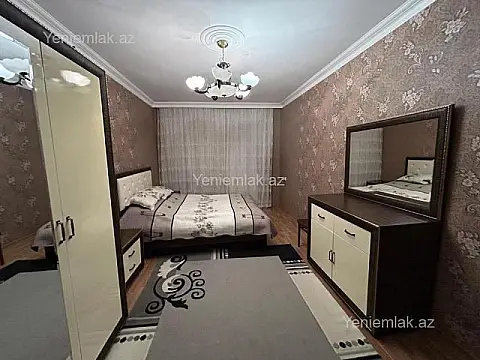 Satılır 4 otaqlı köhnə tikili 100 m²