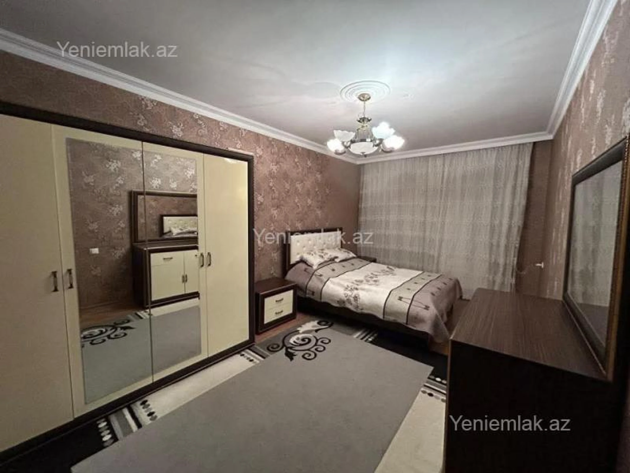 Satılır 4 otaqlı köhnə tikili 100 m²