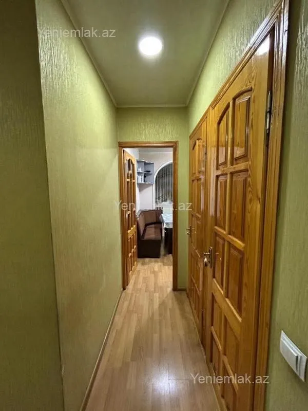 Satılır 4 otaqlı köhnə tikili 100 m²