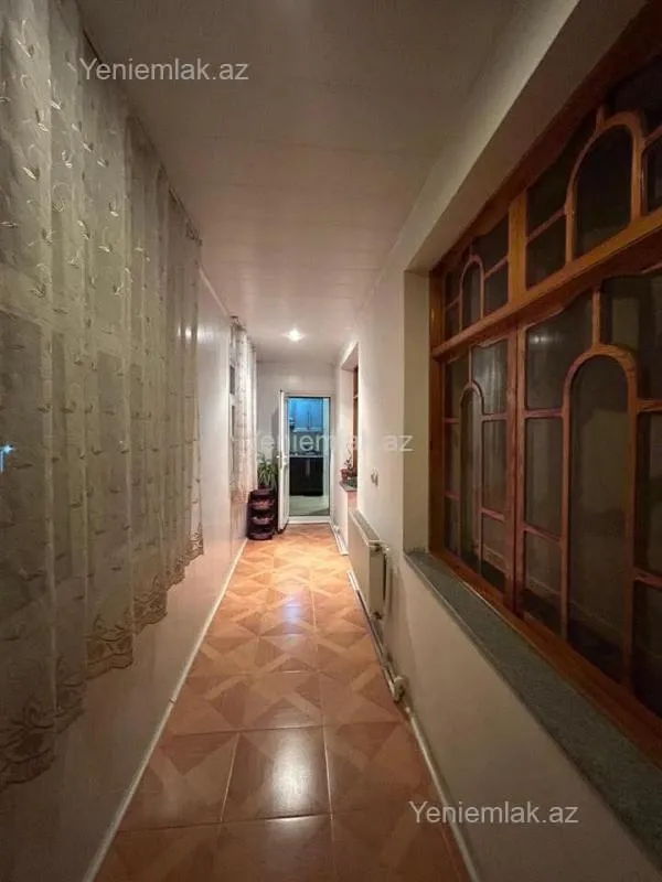 Satılır 4 otaqlı köhnə tikili 100 m²