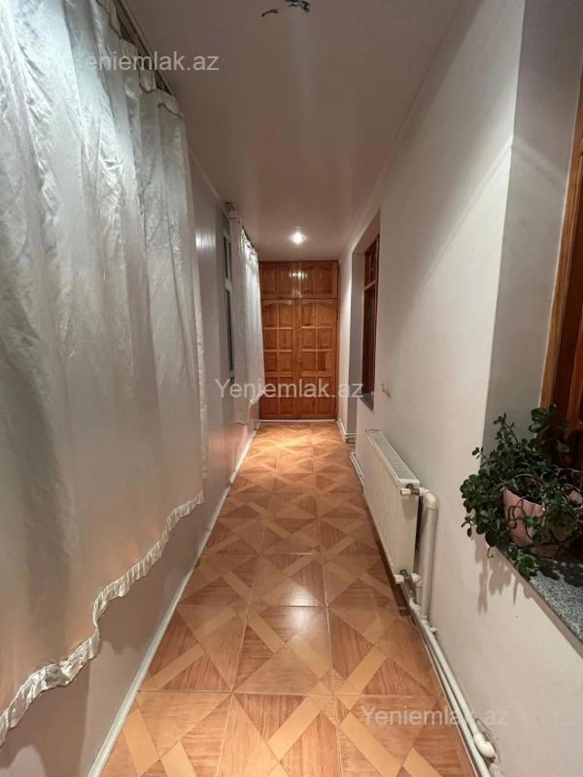 Satılır 4 otaqlı köhnə tikili 100 m²