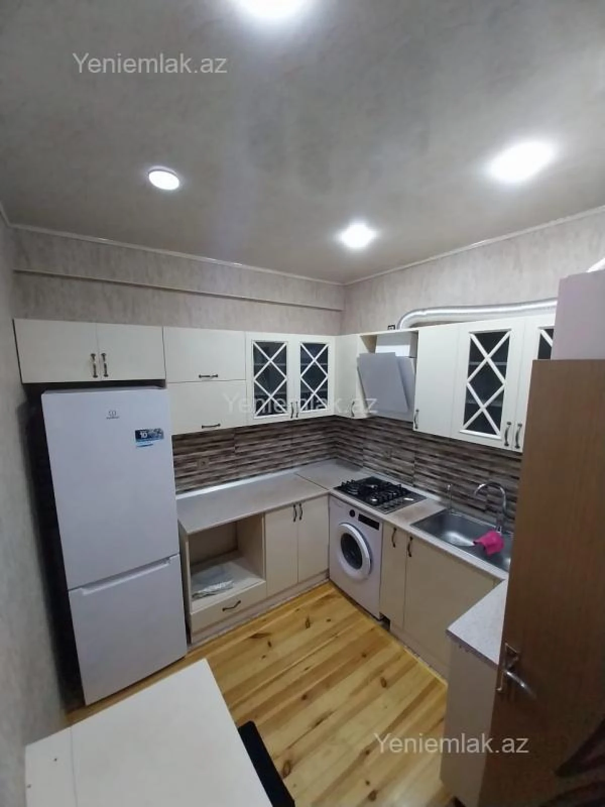 Satılır 2 otaqlı yeni tikili 76 m²