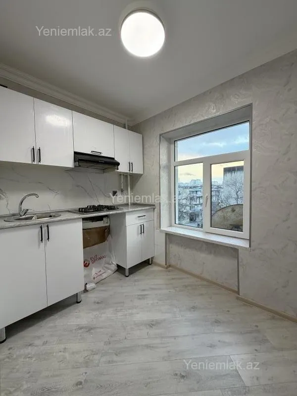 Satılır 2 otaqlı köhnə tikili 55 m²