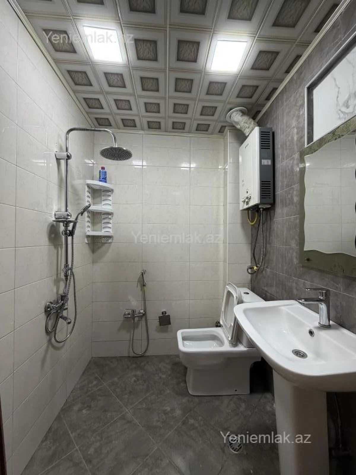 Satılır 2 otaqlı köhnə tikili 55 m²