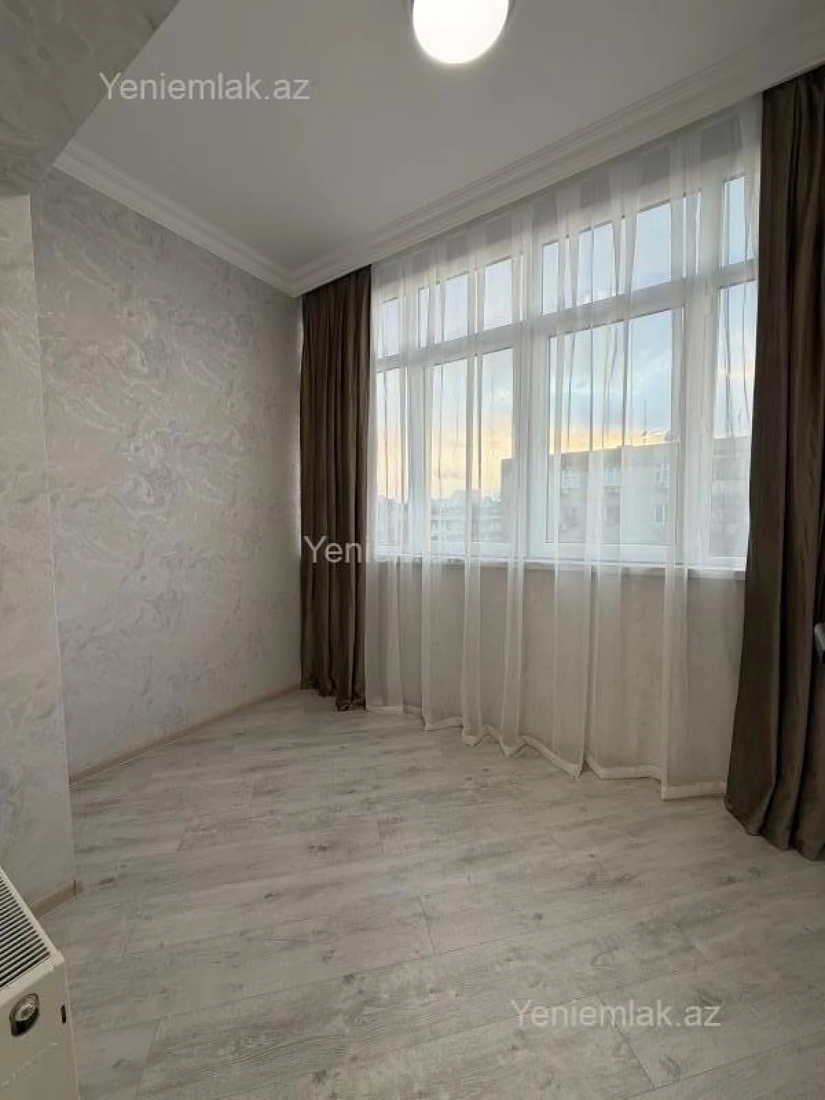Satılır 2 otaqlı köhnə tikili 55 m²