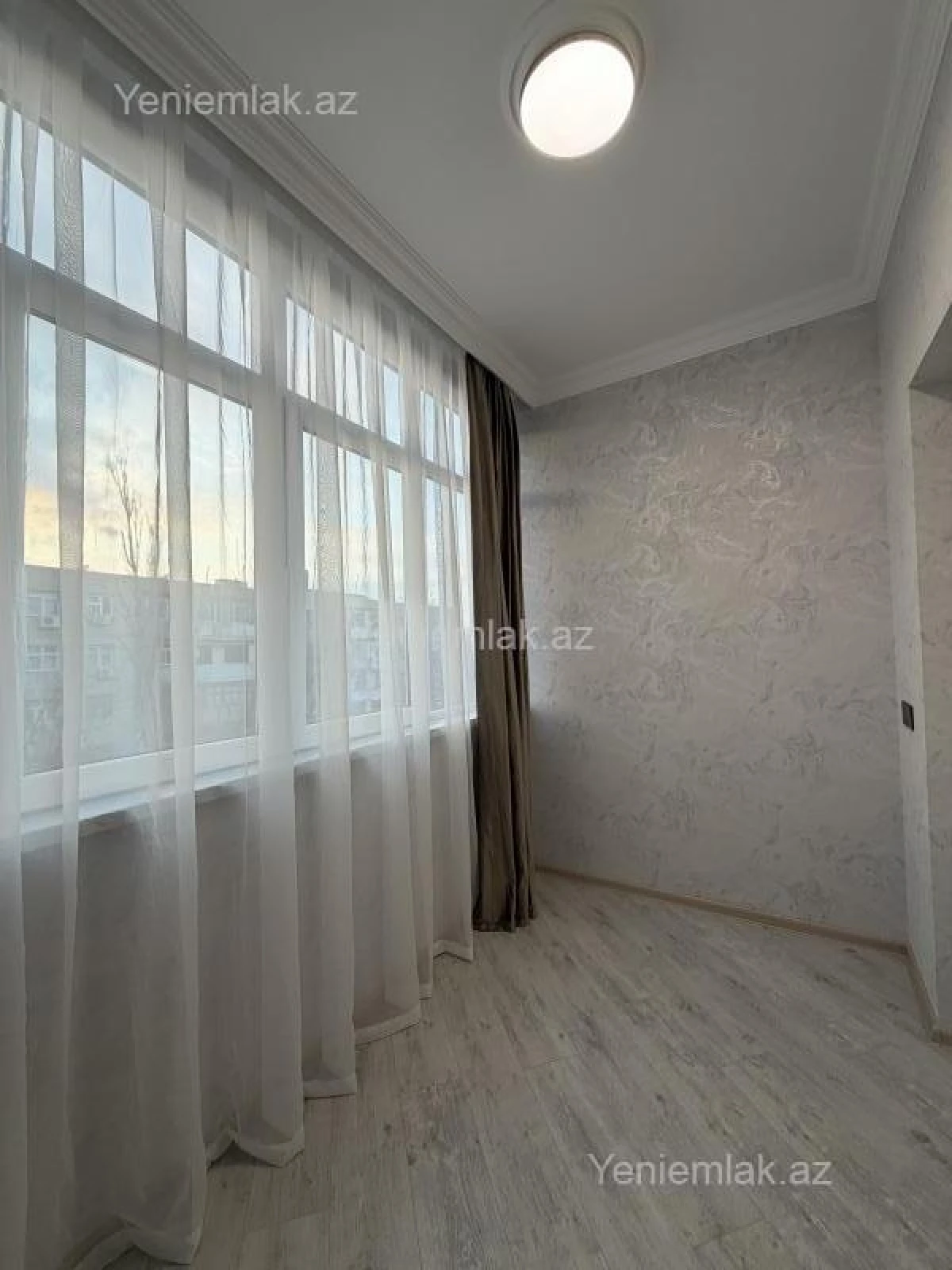 Satılır 2 otaqlı köhnə tikili 55 m²
