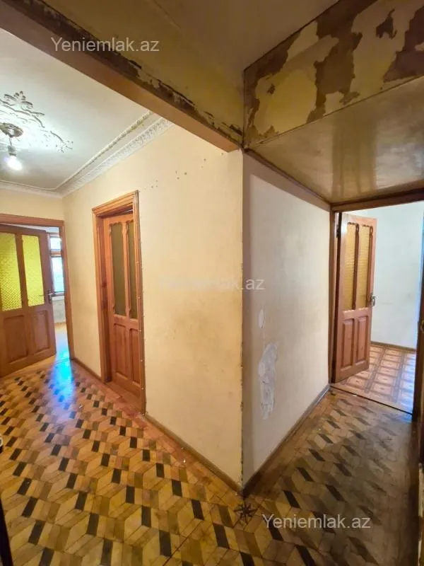 Satılır 2 otaqlı köhnə tikili 73 m²