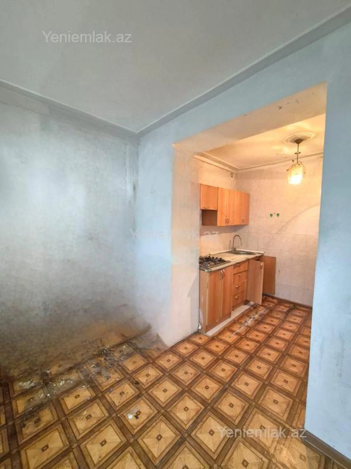 Satılır 2 otaqlı köhnə tikili 73 m²