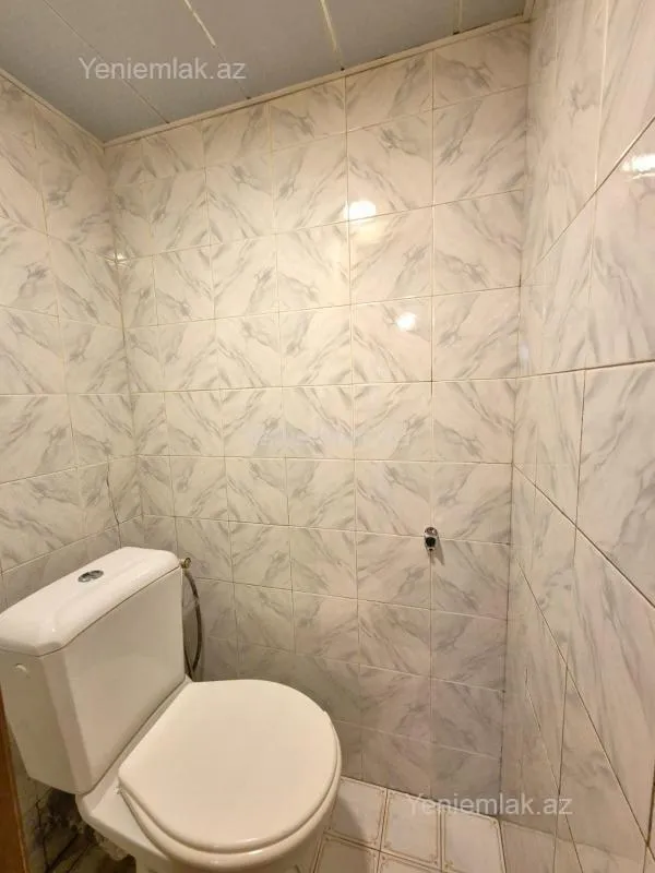 Satılır 2 otaqlı köhnə tikili 73 m²
