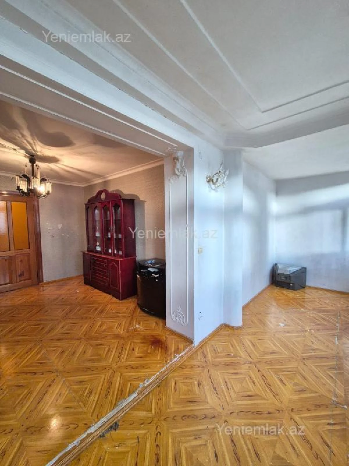 Satılır 2 otaqlı köhnə tikili 73 m²