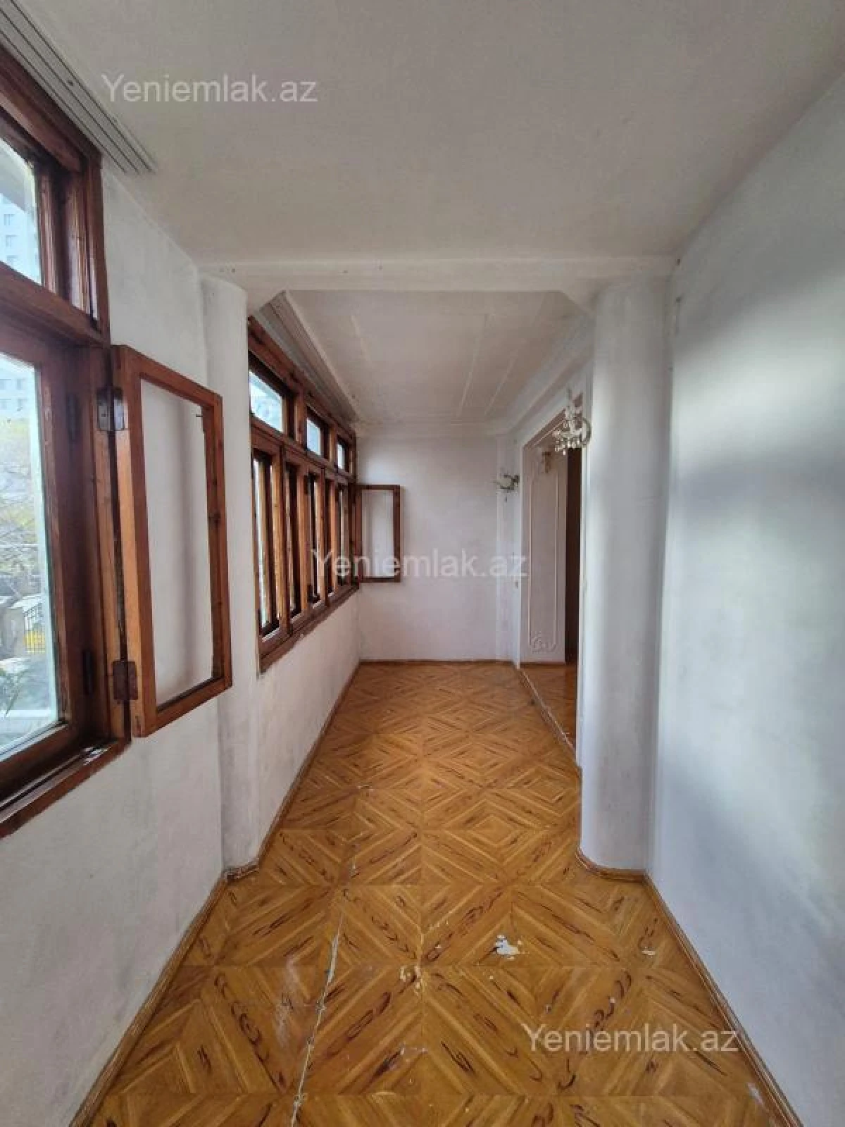 Satılır 2 otaqlı köhnə tikili 73 m²