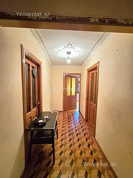 Satılır 2 otaqlı köhnə tikili 73 m²