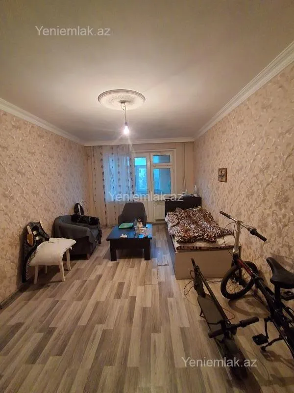 Satılır 2 otaqlı köhnə tikili 45 m²
