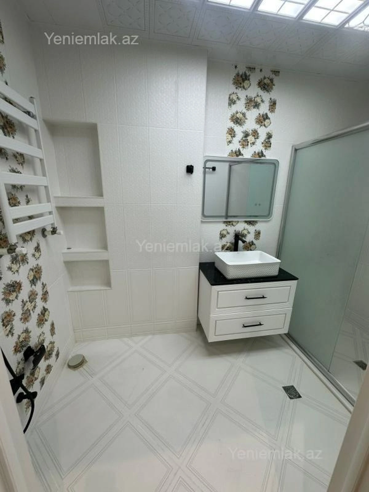 Satılır 2 otaqlı yeni tikili 64 m²