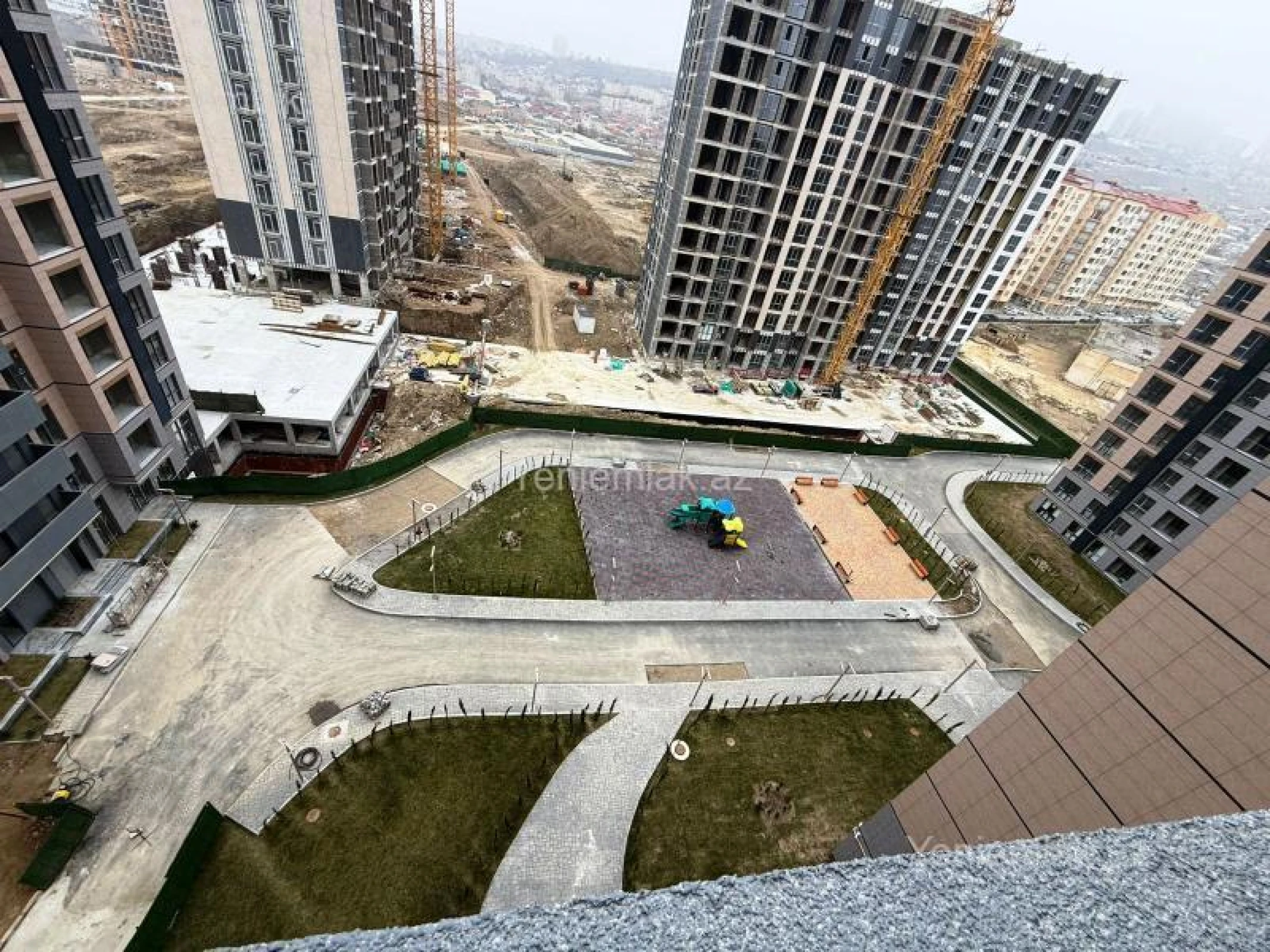 Satılır 4 otaqlı yeni tikili 127 m²