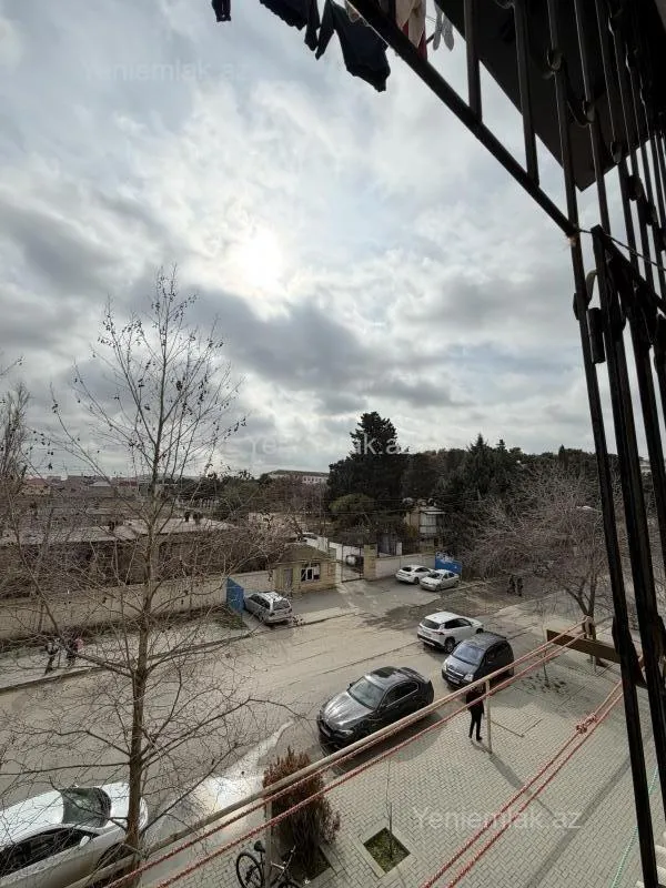 Satılır 3 otaqlı köhnə tikili 75 m²