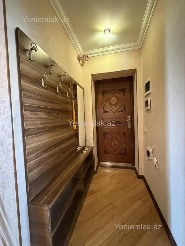 Satılır 3 otaqlı köhnə tikili 75 m²