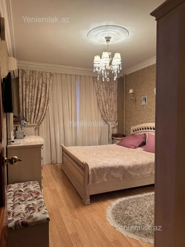 Satılır 4 otaqlı köhnə tikili 110 m²